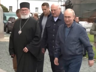 Володимир путін і Олександр Лукашенко у соборі, кадр з відео