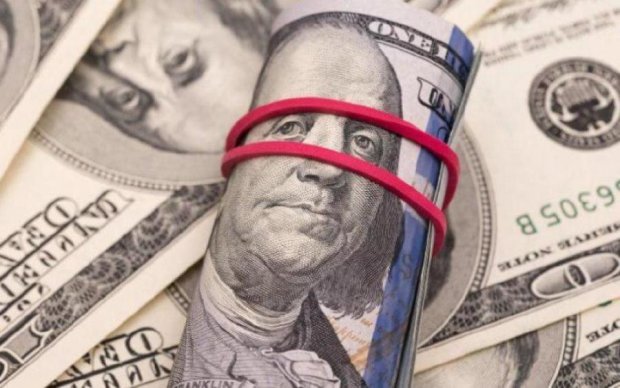 Курс валют на вихідні: Нацбанк обіцяв прокатати гривню на американських гірках