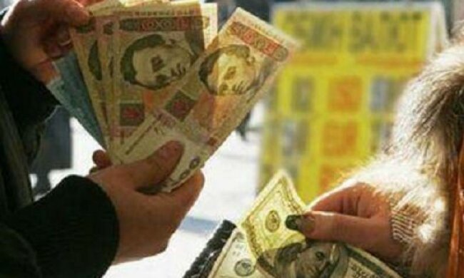 Гривня збереже стабільний курс до осені