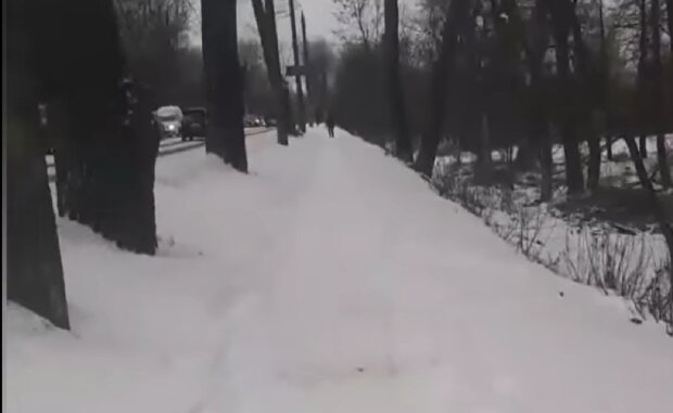 Хмельнітчанин жалуется на коммунальщиков, кадр из видео: Facebook Хмельницкий Live