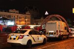 У Києві невідомі хотіли пограбувати будинок, але щось пішло не так: навіть бабуся вибігла, відео