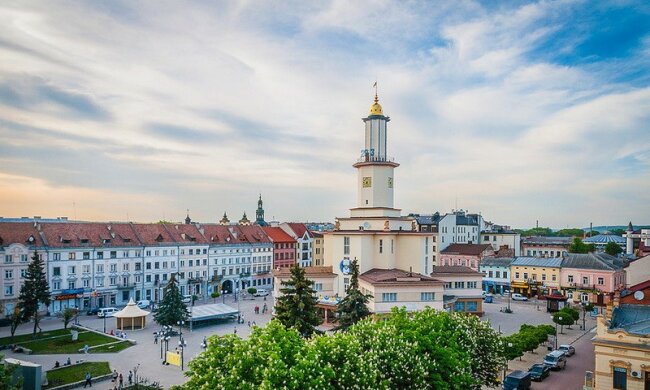 У Франківськ стукає осінь: синоптики засмутили прогнозом на 10 вересня, але не все так погано
