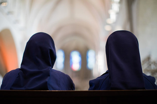 Ничего святого: две монахини украли полмиллиона долларов пожертвований и спустили их в казино