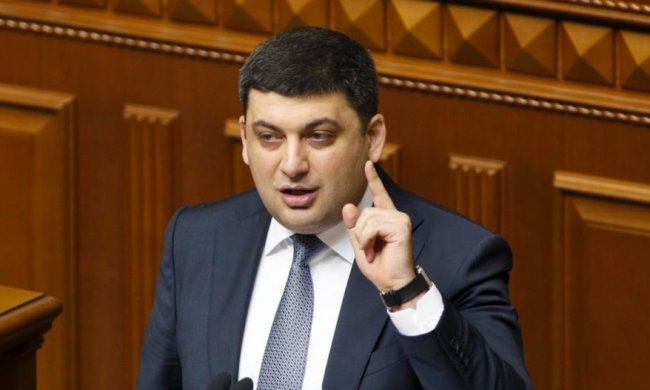 Прем'єр розповів, коли побудують нормальні дороги