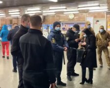 Метро в Києві, скріншот з відео