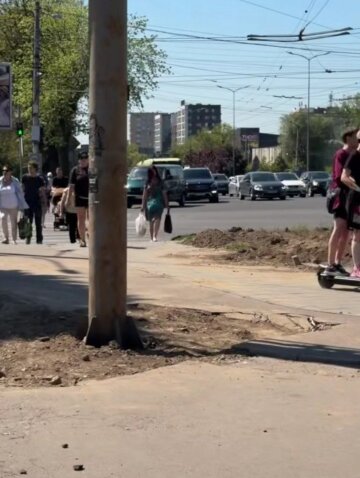 Білборд на велодоріжці у Львові, фото: Твоє місто