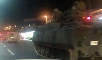 Опубликованы первые видео из мятежной Турции