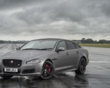 Jaguar перейде на "чисті" двигуни до 2020 року