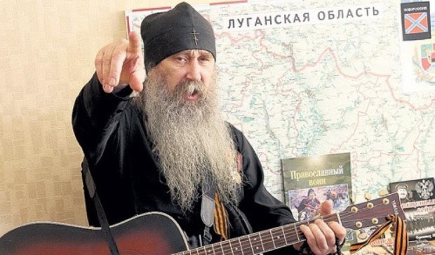 Російський батюшка заспівав пісню про "Новоросію" в стилі дез-метал (відео)