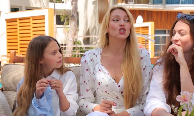 Оля Полякова з Машею та Алісою, фото: Знай.ua