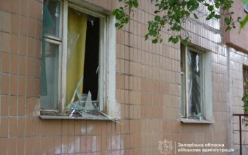Рятувальники на місці обстрілу в Запоріжжі