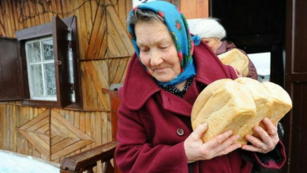 В Україні знову роздаватимуть безкоштовний хліб: коли і скільки можна отримати