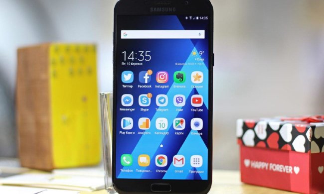 Samsung Galaxy A7 с тремя камерами официально представили
