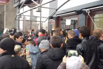 Нардепи прийшли розбиратися з кафе в Будинку Профспілок (фото)