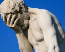 Лягушек не лизать, на похоронах не рыдать: нелепые законы от древнего мира до наших дней
