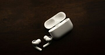 Apple AirPods з камерами