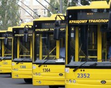 "Грошей нема, але ви тримайтеся": франківці не дочекалися обіцяних електронних квитків