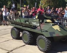 Українську армію оснастять бойовими роботами