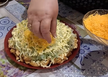 Луковый салат, кадр из видео