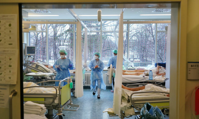 В Україні за добу 2 779 нових хворих на коронавірус, 133 померло