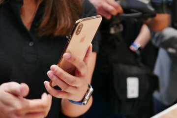 Девушка с iPhone, 24 канал