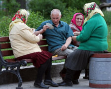 Пенсіонерки, фото з вільних джерел