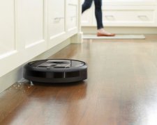 Roomba i7 +: робот, що вміє прибирати за собою