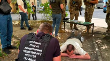 Схема вивозу чоловіків за кордон у Києві: затримання фігуранта