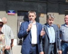 Представникам окупаційної влади у Вуглегірську прокололи колеса