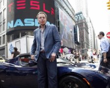 Маск відправить Tesla у космос