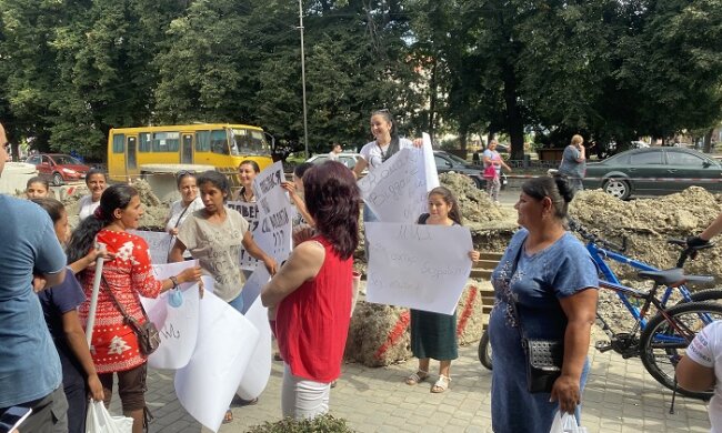 В Ужгороді матері-одиначки висунули ультиматум Зеленському - "Поверніть, як було!"