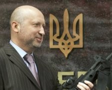 Турчинов рассказал о войне с лжереволюционерами
