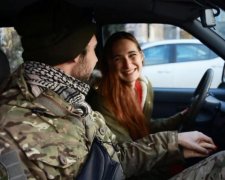 Кохання проти війни: історія найкрасивішої пари фронту розчулила українців