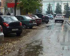 В Харькове посреди города разлилась река (фото, видео)