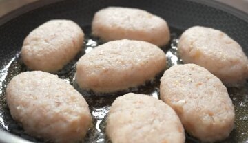 Котлеты из курятины и рыбы: фото скрин Ютуб