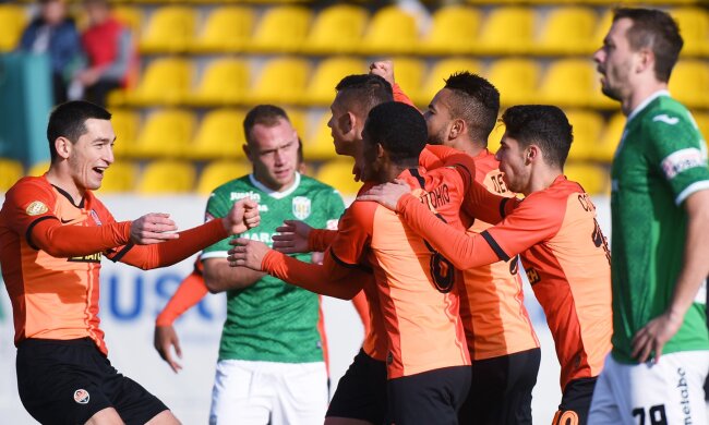 "Шахтер" триумфально победил львовские "Карпаты": увеличил отрыв от "Динамо" в Премьер-Лиге