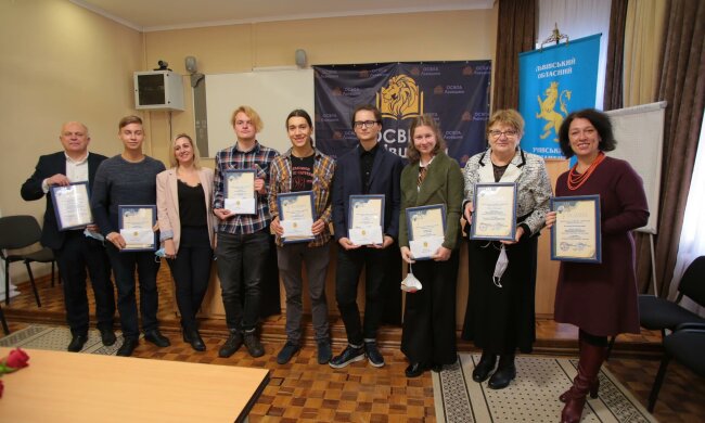 Львовские ейнштейны утерли нос сверстникам на престижной олимпиаде: самые умные в Украине
