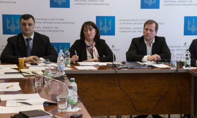 НАЗК винесла приписи п'ятьом міністрам