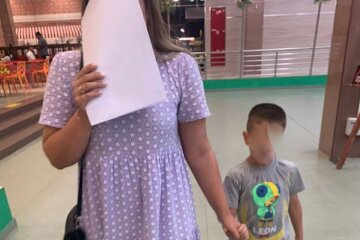 Жінка погодилася продати свого сина