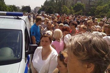 В Донецке протестующие перекрыли центр