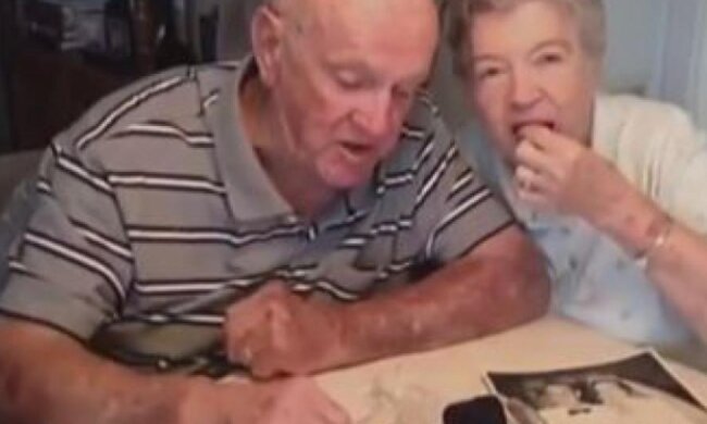 Супруги из США 60 лет едят свой свадебный пирог