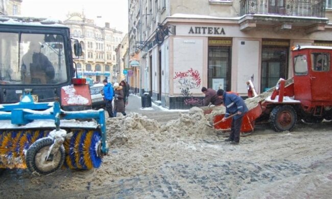 Львівських комунальників штрафуватимуть за сніг на дорогах