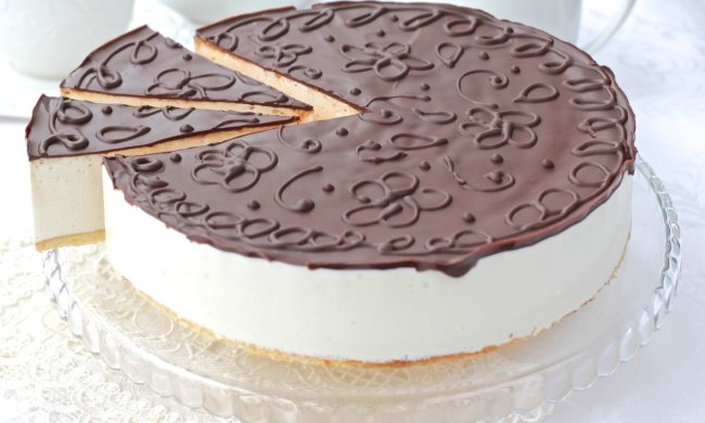 Торт-суфле "Пташине молоко": смачний покроковий рецепт