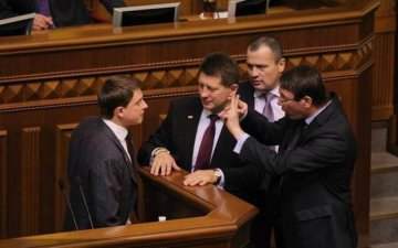 Луценко програв партію Довгому