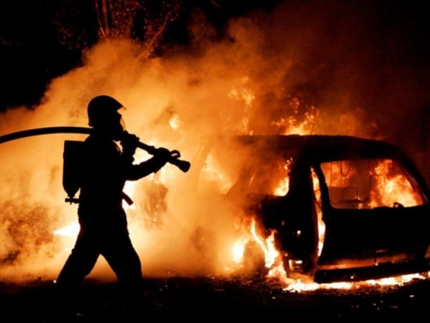 Вогняна НС у Київі переросла у справжню катастрофу: кадри руйнувань