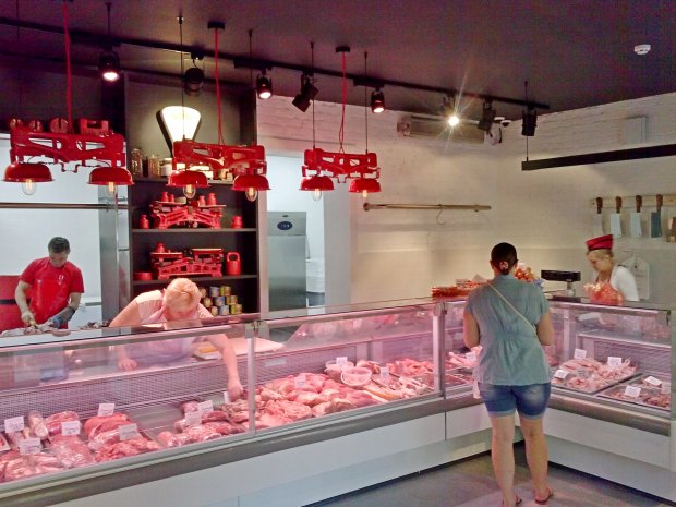 Травневий шашлик скасовується: нові ціни на м'ясо зроблять українців вегетаріанцями