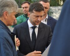 У Зеленського планують скоротити кількість чиновників і міністерств: попросили на вихід