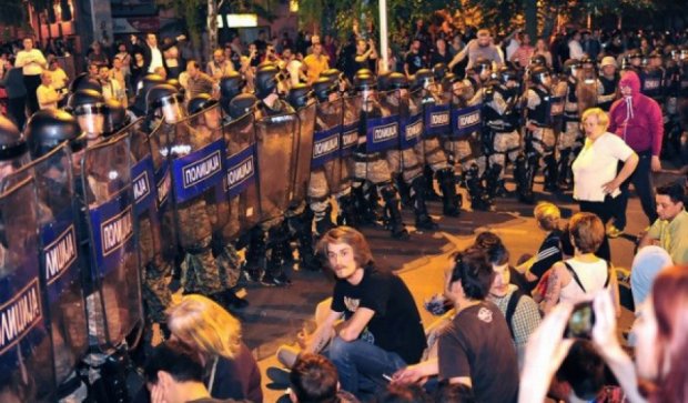 Македонию всколыхнули протесты через полицейскую спецоперацию