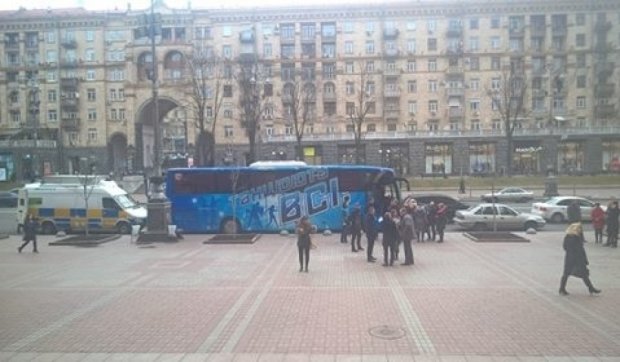 Комісія КМДА їздила на автобусі з написом “Танцюють всі” (фото)