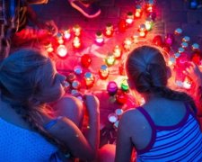 "Pray for Ukraine": у Черкасах запалили 500 свічок (фото)
